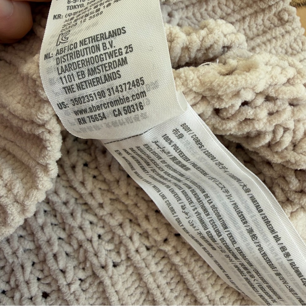 Hollister Vintage-Inspired Cable Knit Scoop Neck Sweater in Light Blush - Picture 10 of 10